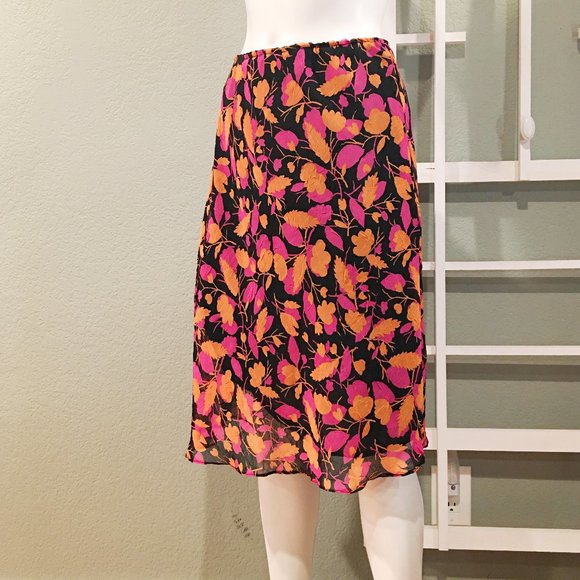 Leaf Print Skirt | Clio - Picture 1 of 6